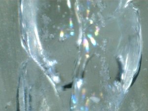 стекло при больем увеличении (9925 просмотров) <a class='original' href='./download/file.php?id=1698&mode=view' target=_blank>Загрузить оригинал (214.43 КБ)</a>