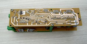 низ платы.jpg (4151 просмотр) <a class='original' href='./download/file.php?id=171484&mode=view' target=_blank>Загрузить оригинал (241.8 КБ)</a>