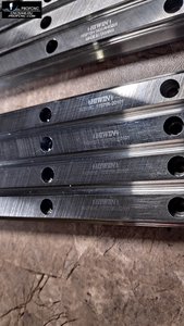 Та самая блеклая маркировка , видно ее плоховато, она бледная очень, и она тоже плавает вниз вверх, постарался сфотографировать для вас номер серии , это одна серия, и это направляющие которым года 3-4 в самой глубине склада их нашел. Постараюсь снять видео о этой самой блеклой &quot; ОРЕГЕНАЛЬНОЙ МРКИРОВКЕ &quot; по мнению экспертов, которые особо не разбираясь, так по фото могут определить.  Посмотрим, что они будут говорить потом. (2548 просмотров) <a class='original' href='./download/file.php?id=178827&mode=view' target=_blank>Загрузить оригинал (3.37 МБ)</a>