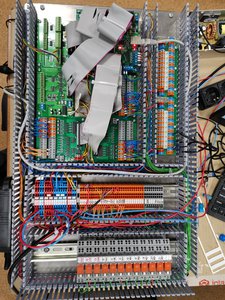 Обрастает проводами (27135 просмотров) <a class='original' href='./download/file.php?id=184901&mode=view' target=_blank>Загрузить оригинал (4.93 МБ)</a>