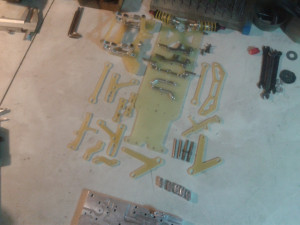 Брат собирает новую машинку)) пока все в куче)) (3903 просмотра) <a class='original' href='./download/file.php?id=185315&mode=view' target=_blank>Загрузить оригинал (691.96 КБ)</a>