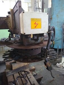 Магазин инструмента до ремонта, часть лапок, пружин и фиксаторов отсутствует, нет цилиндра подачи и датчиков положения магазина (159659 просмотров) <a class='original' href='./download/file.php?id=188679&mode=view' target=_blank>Загрузить оригинал (2.73 МБ)</a>