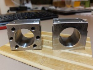 опоры гаек ШВП. Отверстия посдки гайки стоит делать с допуском +0,5 как минимум. чтобы гайка могла сесть как ей удобно в сборке. (4243 просмотра) <a class='original' href='./download/file.php?id=190478&mode=view' target=_blank>Загрузить оригинал (106.34 КБ)</a>