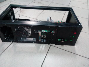 лицевая панелька где вкл-выкл, ресет, свет, тулл сенсор(вкл-выкл), регулятор скорости шпинделя в режиме мануал и копка переключения регулятора скорости(авто-мануал) (3822 просмотра) <a class='original' href='./download/file.php?id=196970&mode=view' target=_blank>Загрузить оригинал (2.19 МБ)</a>