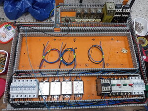 Собираем шкаф (1851 просмотр) <a class='original' href='./download/file.php?id=201926&mode=view' target=_blank>Загрузить оригинал (635.57 КБ)</a>