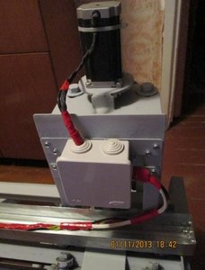 ШД оси Z. Распредкоробка. Заведен провод питания шпинделя до 2кВт. (4194 просмотра) <a class='original' href='./download/file.php?id=20359&sid=27179636d261be92011a3147b019150a&mode=view' target=_blank>Загрузить оригинал (27.71 КБ)</a>