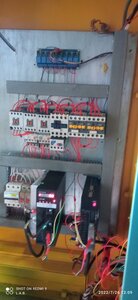 Бывший шкаф привода, сюда упаковали сервы осей, и контакторы кроме смазки шпиндельной бабки (4371 просмотр) <a class='original' href='./download/file.php?id=204279&mode=view' target=_blank>Загрузить оригинал (2.35 МБ)</a>