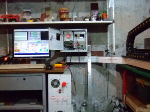 вкл. Е стоп 136 Гц. шпиндель работает размыкаем Х3 шпиндель остановился 0.00Гц. Горит индикатор<br />сигнализирующий о срабатывании Е стоп. (1046 просмотров) <a class='original' href='./download/file.php?id=207638&mode=view' target=_blank>Загрузить оригинал (111.83 КБ)</a>