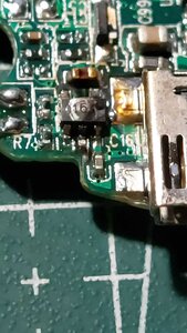 Вот отсюда вышел дым и чуть выше что то лопнуло . (1326 просмотров) <a class='original' href='./download/file.php?id=209662&mode=view' target=_blank>Загрузить оригинал (517.48 КБ)</a>