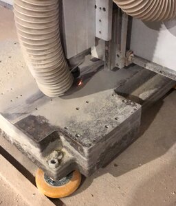 станина станка 09.JPG (32493 просмотра) <a class='original' href='./download/file.php?id=212996&mode=view' target=_blank>Загрузить оригинал (1.12 МБ)</a>