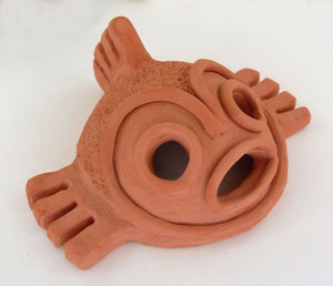 Рыбка из глины полимерной (74950 просмотров) <a class='original' href='./download/file.php?id=21616&mode=view' target=_blank>Загрузить оригинал (44.35 КБ)</a>