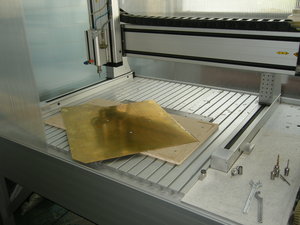 Заготовка закреплена на деревянной подставке. (2614 просмотров) <a class='original' href='./download/file.php?id=21767&mode=view' target=_blank>Загрузить оригинал (3.72 МБ)</a>