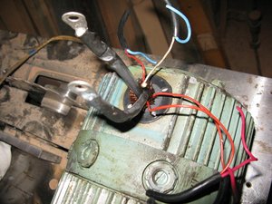 постоянник провода.JPG (2303 просмотра) <a class='original' href='./download/file.php?id=22022&mode=view' target=_blank>Загрузить оригинал (170.75 КБ)</a>