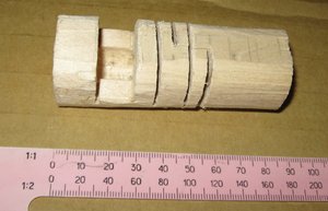 3й прорез слева нужно было сделать снизу, а я забылся и пропилил и 1й и 3й - сверху. (18792 просмотра) <a class='original' href='./download/file.php?id=2207&mode=view' target=_blank>Загрузить оригинал (362.94 КБ)</a>