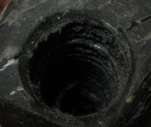 Это самая лучшая фотка, но даже на ней не удалось запечатлеть то как я наискось рассверлил сверлом 10мм отверстие диаметром 8мм (18792 просмотра) <a class='original' href='./download/file.php?id=2216&mode=view' target=_blank>Загрузить оригинал (418.24 КБ)</a>