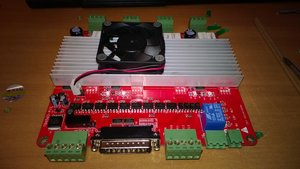 Отлично продувает ВЕСЬ радиатор (сам удивился)!! Стоит левее т.к. чипы не по центру. (13164 просмотра) <a class='original' href='./download/file.php?id=23456&mode=view' target=_blank>Загрузить оригинал (2.19 МБ)</a>