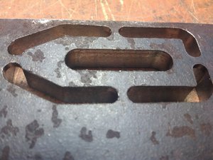 Вид снизу, скорость 100 мм/мин, точность по стали получилась 0,1мм (3207 просмотров) <a class='original' href='./download/file.php?id=25003&mode=view' target=_blank>Загрузить оригинал (171.88 КБ)</a>