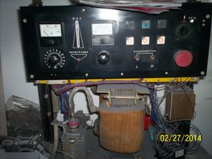 так выглядит блок управления внизу трансформатор и тиристор вот и весь генератор технологического тока (7447 просмотров) <a class='original' href='./download/file.php?id=25378&mode=view' target=_blank>Загрузить оригинал (1.07 МБ)</a>