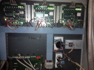 Блок управления выглядит вот так (на платах управления, нас сколько я понимаю, там на двух горит 4 лапочки, на одном горит 3 лапочки, почему не знаю) (1430 просмотров) <a class='original' href='./download/file.php?id=26559&mode=view' target=_blank>Загрузить оригинал (1.05 МБ)</a>