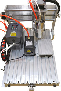 фрезерный станок 3040 со шпинделем жидкостного охлаждения (12381 просмотр) <a class='original' href='./download/file.php?id=27569&mode=view' target=_blank>Загрузить оригинал (612.47 КБ)</a>