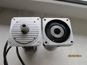 фланец и втулка на вал с 14 мм на 20мм (2563 просмотра) <a class='original' href='./download/file.php?id=28767&mode=view' target=_blank>Загрузить оригинал (692.45 КБ)</a>