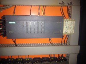 ну вот получше фото (Siemens, simatic s7-200, cpu 216-2) (3727 просмотров) <a class='original' href='./download/file.php?id=28933&mode=view' target=_blank>Загрузить оригинал (453.82 КБ)</a>