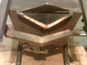 Лючок поддувала и кронштейн подъема- опускания поддона (3838 просмотров) <a class='original' href='./download/file.php?id=29145&mode=view' target=_blank>Загрузить оригинал (14.03 КБ)</a>