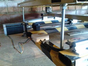 Двигатель оси X (6518 просмотров) <a class='original' href='./download/file.php?id=29554&mode=view' target=_blank>Загрузить оригинал (73.47 КБ)</a>