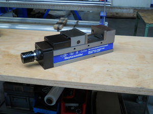 Тиски для станков с ЧПУ NC-160VH..jpg (3665 просмотров) <a class='original' href='./download/file.php?id=30811&mode=view' target=_blank>Загрузить оригинал (101.74 КБ)</a>