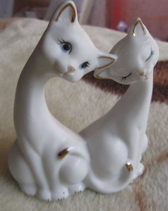 кошечки спереди.jpg (10902 просмотра) <a class='original' href='./download/file.php?id=3103&mode=view' target=_blank>Загрузить оригинал (56.15 КБ)</a>