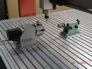 4 поворотная  ось в комплекте с задней бабкой.JPG (1914 просмотров) <a class='original' href='./download/file.php?id=31408&mode=view' target=_blank>Загрузить оригинал (228.54 КБ)</a>