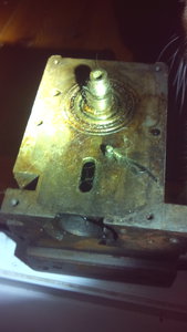 Вот фото снизу. В отверстии ходит поршень, а к поршню прикручен поводок. (4758 просмотров) <a class='original' href='./download/file.php?id=32214&sid=436590a309ccb1bacd053673a1b9b63a&mode=view' target=_blank>Загрузить оригинал (608.39 КБ)</a>