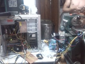 Драйвера и блок питания влезли в старый системник (5225 просмотров) <a class='original' href='./download/file.php?id=32666&mode=view' target=_blank>Загрузить оригинал (737.49 КБ)</a>