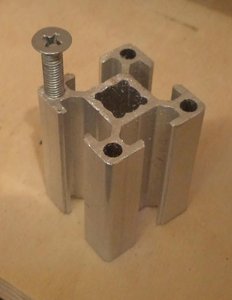 ну а что бы не поставлять гайку, можно нарезать резьбу и регулировать винтом высоту зажима (5232 просмотра) <a class='original' href='./download/file.php?id=33527&mode=view' target=_blank>Загрузить оригинал (83.65 КБ)</a>