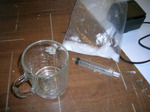 Клей дихлорэтан со стружкой оргстекла. (5466 просмотров) <a class='original' href='./download/file.php?id=33711&mode=view' target=_blank>Загрузить оригинал (1019.51 КБ)</a>