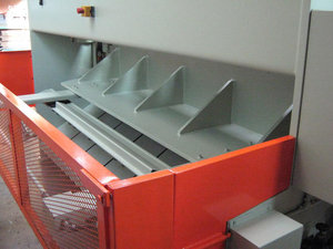 Гидравлические гильотинные ножницы Vimercati 3000x6.jpg (2485 просмотров) <a class='original' href='./download/file.php?id=33891&sid=974ac458a6dee6d9362bee646a357221&mode=view' target=_blank>Загрузить оригинал (48.97 КБ)</a>