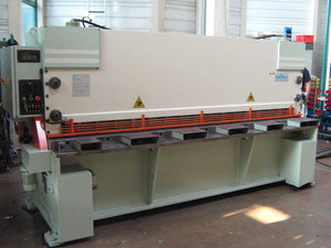 Гидравлические гильотинные ножницы Vimercati.jpg (2485 просмотров) <a class='original' href='./download/file.php?id=33892&sid=974ac458a6dee6d9362bee646a357221&mode=view' target=_blank>Загрузить оригинал (48.43 КБ)</a>