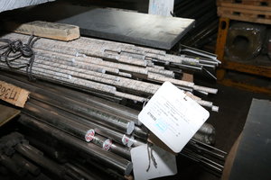 Бирки прочитать можно, шлифовка заводская---такой теперь ВСМПО поставляет почти весь титановый пруток. (3259 просмотров) <a class='original' href='./download/file.php?id=34965&mode=view' target=_blank>Загрузить оригинал (8.75 МБ)</a>