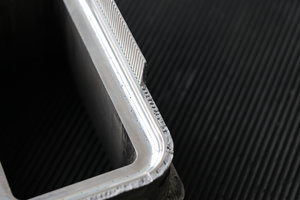 Обломал края, чтобы меньше пилить. Видно отв. для отвода воздуха. (3557 просмотров) <a class='original' href='./download/file.php?id=35599&mode=view' target=_blank>Загрузить оригинал (3.98 МБ)</a>