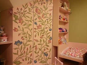 Мелкой скоро 4 годика - переселили в отдельную комнату. Мебель - покраска своими руками. (5906 просмотров) <a class='original' href='./download/file.php?id=39378&mode=view' target=_blank>Загрузить оригинал (135.01 КБ)</a>