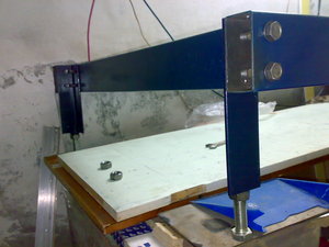 Так будут выглядеть . регулируемые ножки. <br />еще будет площадка приварена с отверстиями . чтоб можно было фиксировать на столе. (7113 просмотров) <a class='original' href='./download/file.php?id=4037&mode=view' target=_blank>Загрузить оригинал (407.59 КБ)</a>