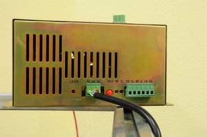 блок питания СО2 лазера.JPG (1631 просмотр) <a class='original' href='./download/file.php?id=4071&mode=view' target=_blank>Загрузить оригинал (304.23 КБ)</a>