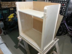 Тело комода. Все молдинги приклеел - тело стало мясистым (5464 просмотра) <a class='original' href='./download/file.php?id=41057&mode=view' target=_blank>Загрузить оригинал (116.15 КБ)</a>