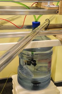 охлаждение CO2 лазера.JPG (1422 просмотра) <a class='original' href='./download/file.php?id=4130&mode=view' target=_blank>Загрузить оригинал (236.1 КБ)</a>