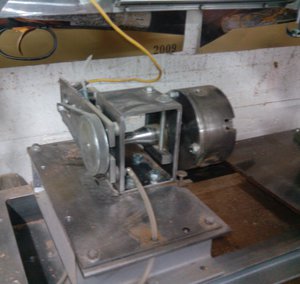 Поворотная ось (2949 просмотров) <a class='original' href='./download/file.php?id=43007&mode=view' target=_blank>Загрузить оригинал (135.21 КБ)</a>