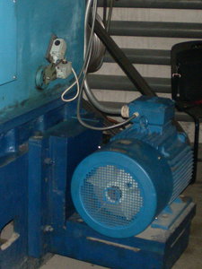 Датчик положения рычага коробкиЮ рядом движок главного привода (3247 просмотров) <a class='original' href='./download/file.php?id=43671&mode=view' target=_blank>Загрузить оригинал (795.63 КБ)</a>