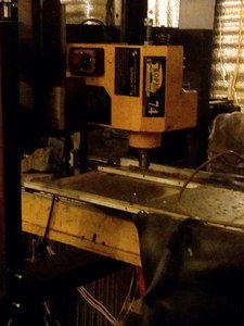 это большой фрез станок.jpeg (1153 просмотра) <a class='original' href='./download/file.php?id=44106&mode=view' target=_blank>Загрузить оригинал (54.62 КБ)</a>