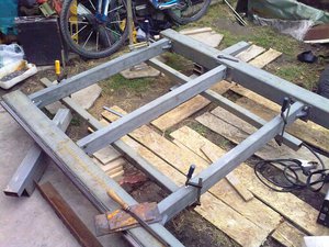 Сварка промежуточной части станины (3066 просмотров) <a class='original' href='./download/file.php?id=44146&mode=view' target=_blank>Загрузить оригинал (100.58 КБ)</a>