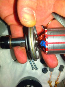 вот качается чашка с подшипником (3289 просмотров) <a class='original' href='./download/file.php?id=46508&mode=view' target=_blank>Загрузить оригинал (1.93 МБ)</a>