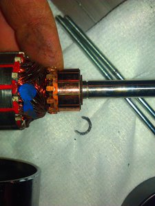 у меня слетело стопорное кольцо. поставил от жигулей за 5р, купил в автомагазине (3289 просмотров) <a class='original' href='./download/file.php?id=46510&mode=view' target=_blank>Загрузить оригинал (1.89 МБ)</a>